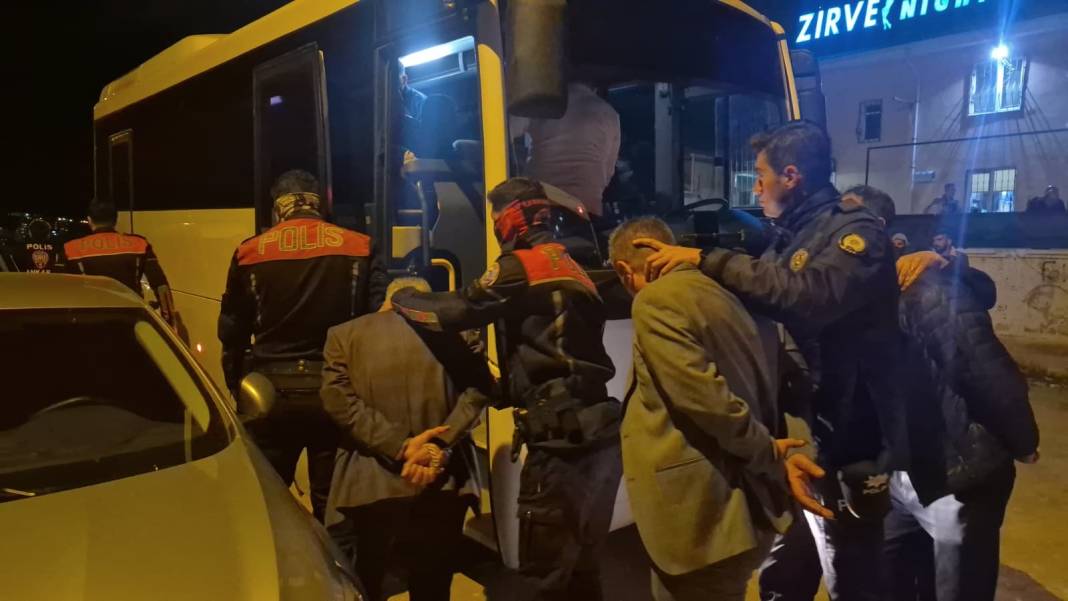 Ankara'da eğlence mekanlarına operasyon: 94 kadına idari işlem yapıldı 4